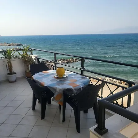 Διαμέρισμα LENIA μπροστά στην θάλασσα!