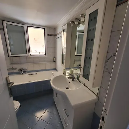 Διαμέρισμα LENIA μπροστά στην θάλασσα! * Kiáto